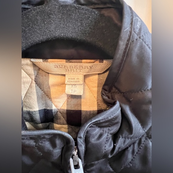 COPY - COPY - BURBERRY diamond quilted jacket - Picture 2 of 5